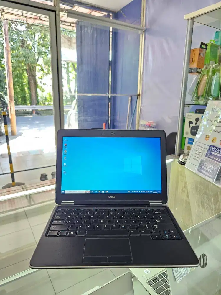 Laptop Core i7 Slim Ringan Murah Meriah