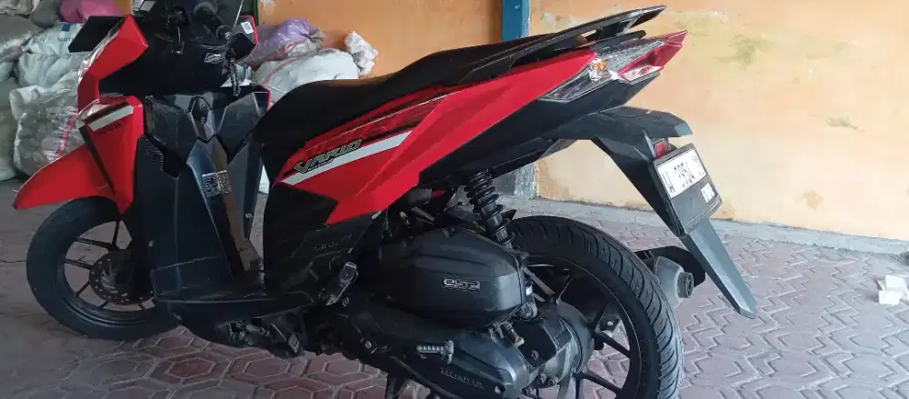Vario 2018 iss merah