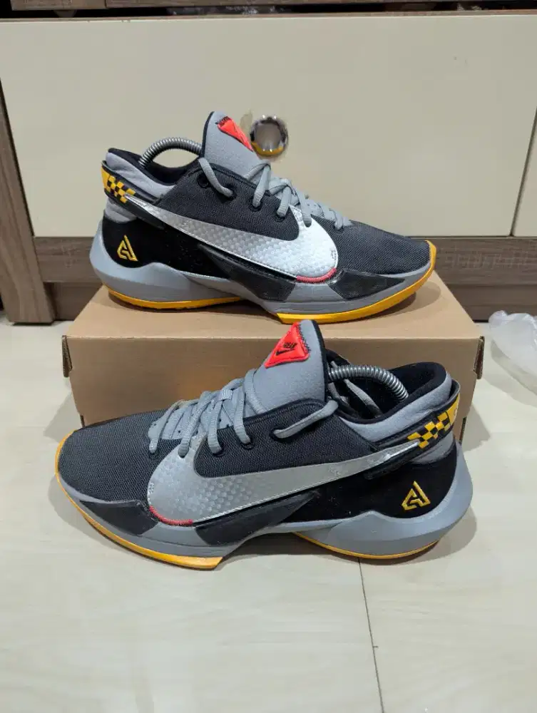 Sepatu Nike zoom freak 2 TAXI preloved size 41