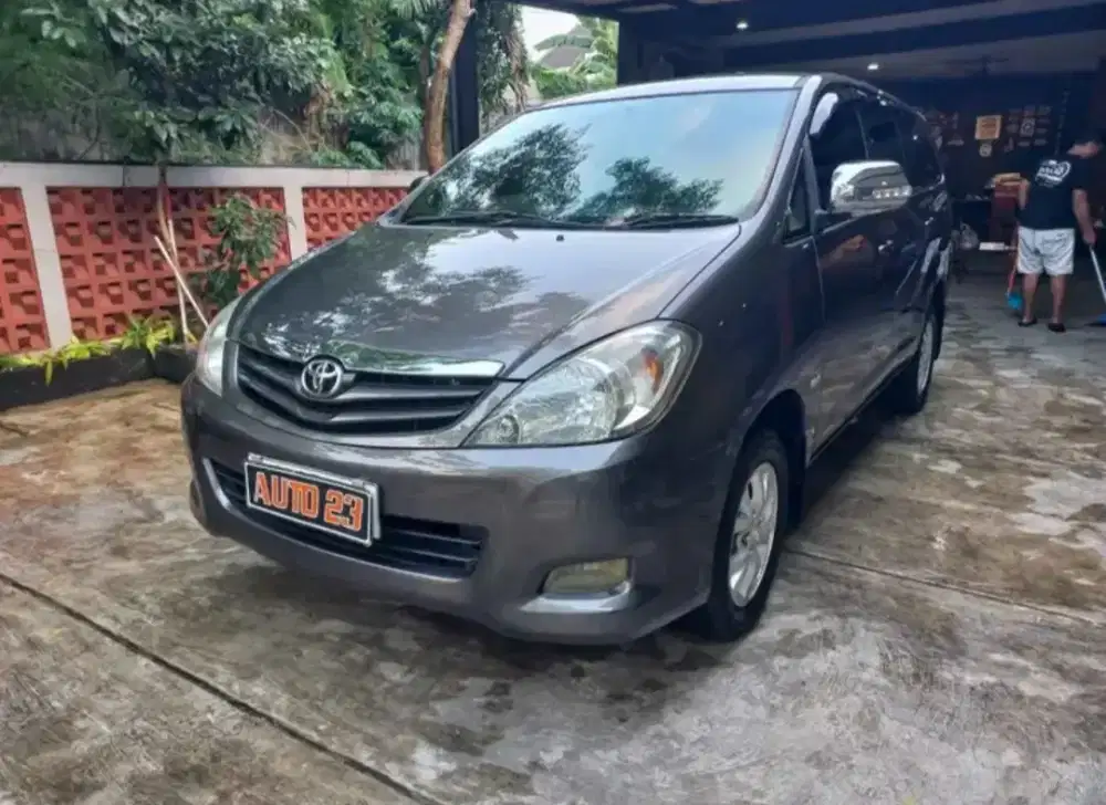INNOVA G LUXURY 2009  KM FULL SET