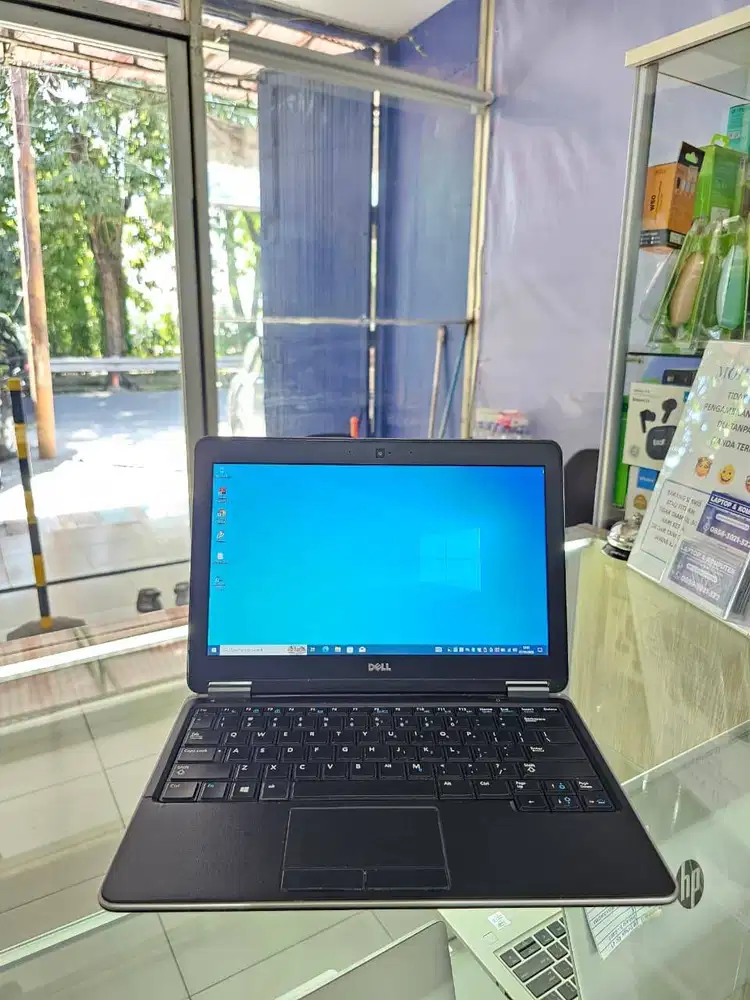 Laptop Core i7 Slim Ringan Murah Meriah