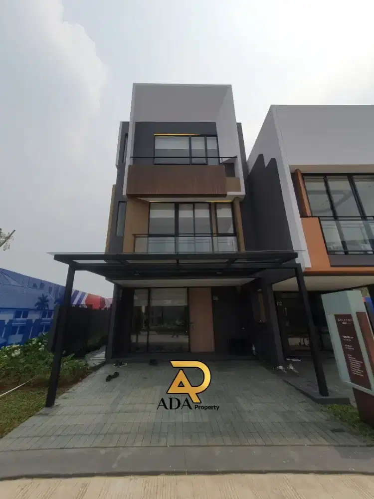 RUMAH 3 LANTAI 4 BEDROOM 4 BATHROOM | GOLDTOPS BEVERLY LIPPO CIKARANG