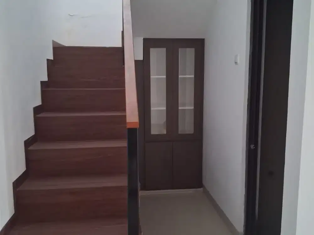 DIJUAL RUMAH BARU SIAP HUNI SAYAP MARTANEGARA LENGKONG BANDUNG