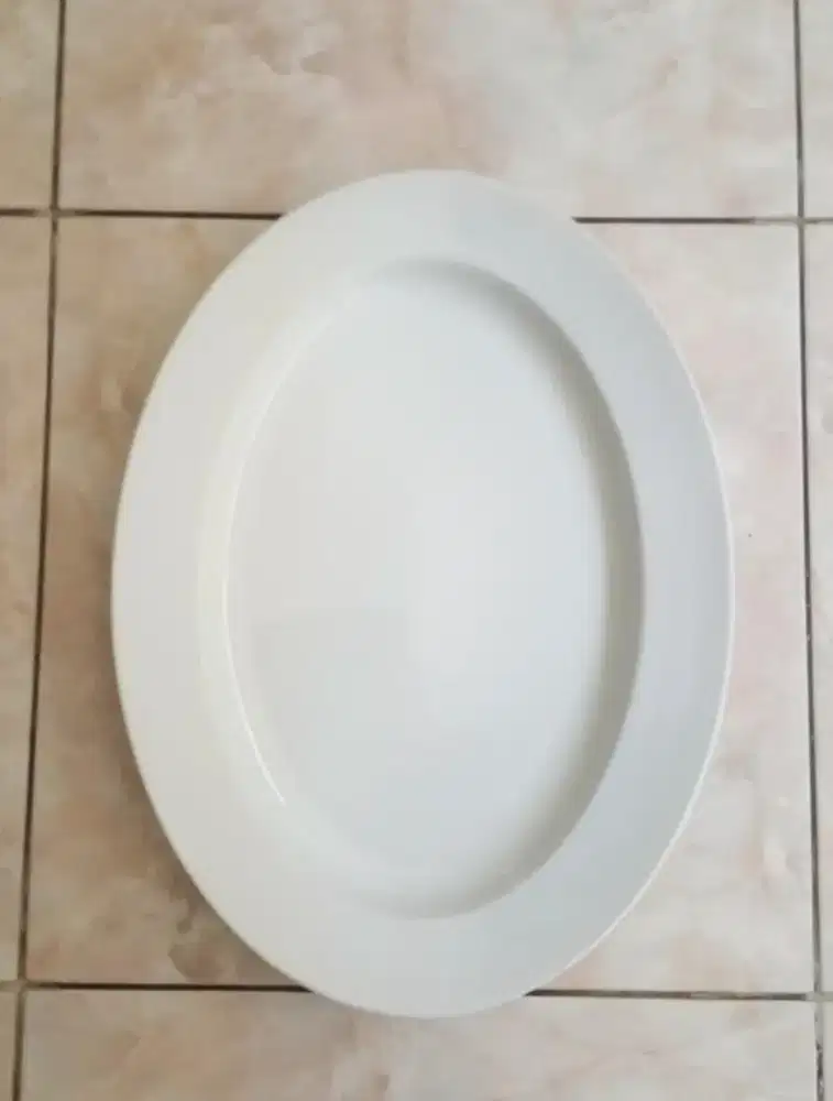 Piring Oval Besar bisa buat catering