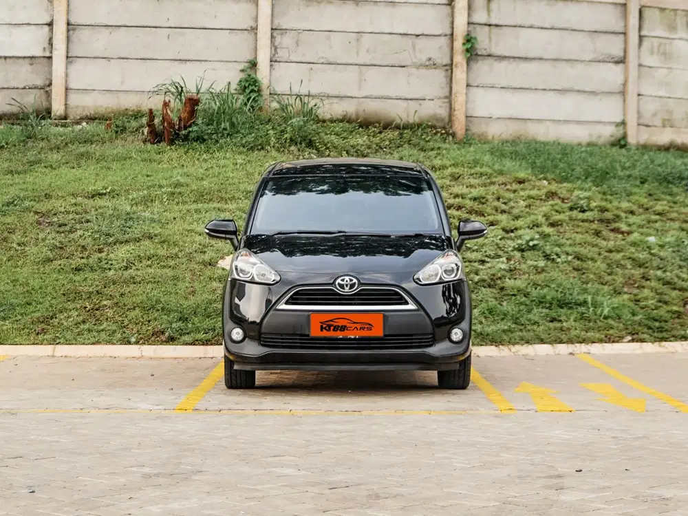 TOYOTA SIENTA 1.5V AT TAHUN 2018