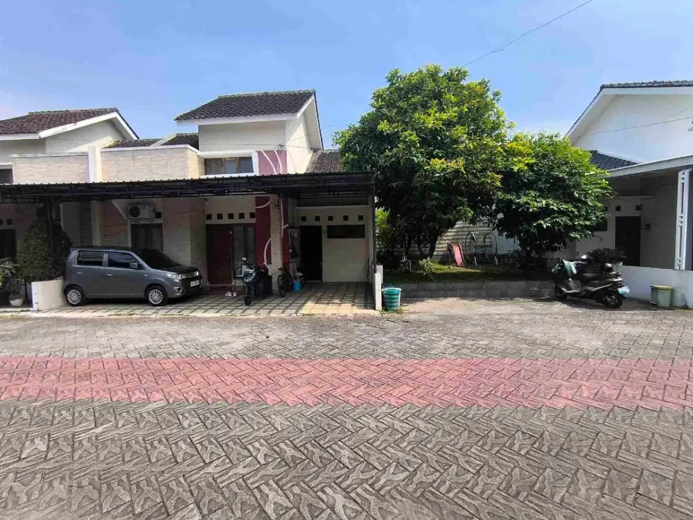 Rumah Cluster premium one gate access dengan pengamanan satpam samping fasum