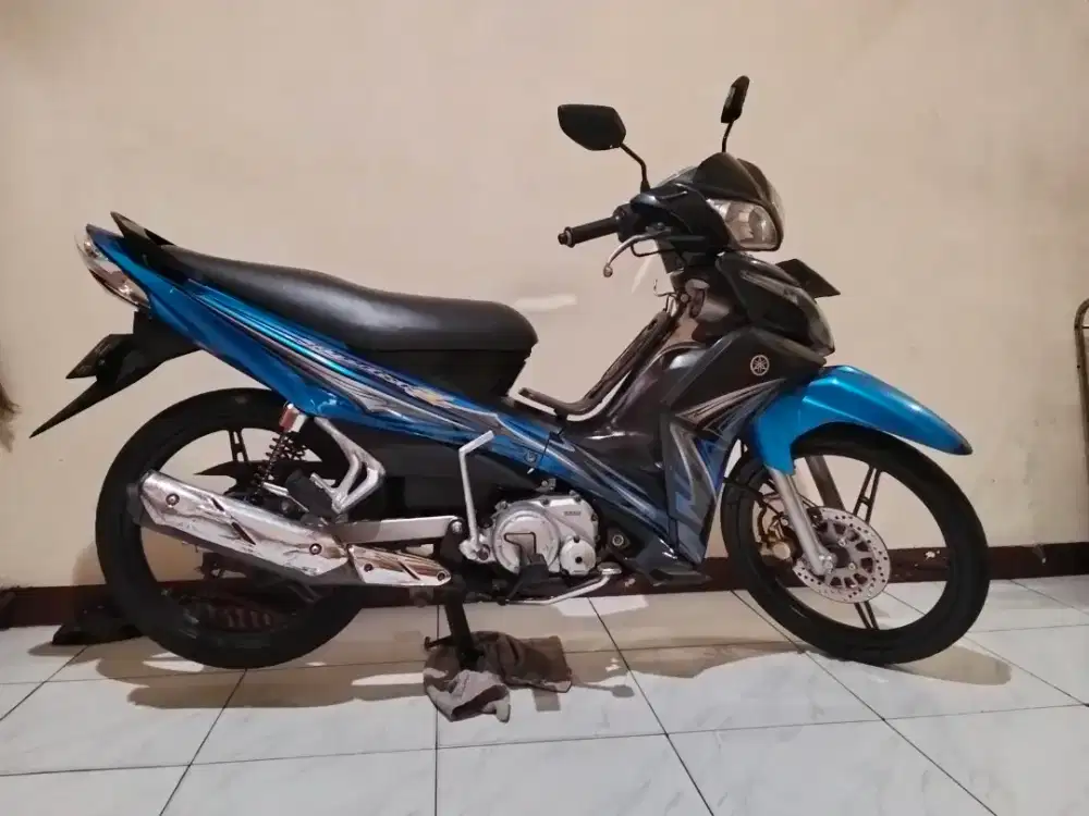 Yamaha Jupiter z 2011 warna biru velg racing