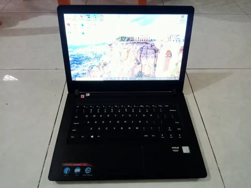 Lenovo 110 / Core i5 Gen-6 / Radeon / SSD 256Gb / 4Gb / 2 Jam / TAS