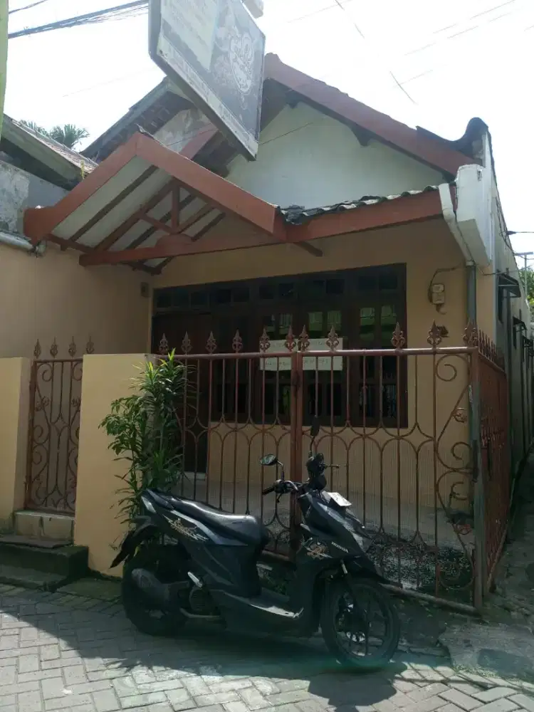 Di sewakan rmh KARAH dkt wiyung ketintang unesa royal jambangan