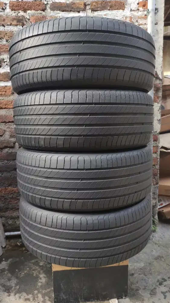 Ban Michelin Primacy4. 225/50 R18 (4pc)