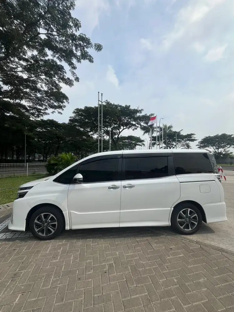 Toyota Voxy 2018 Bensin