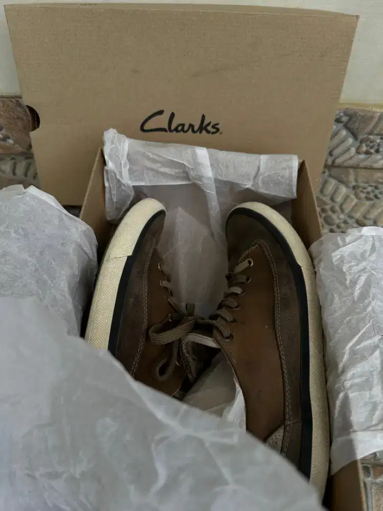 Sepatu Clarks good