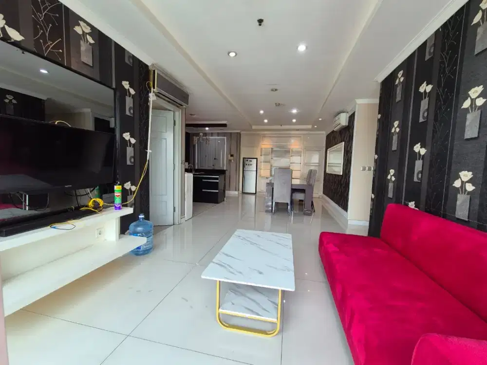 DISEWAKAN UNIT HOOK 2 BR APARTMEN FRENCH WALK KELAPA GADING JAKARTA UTARA