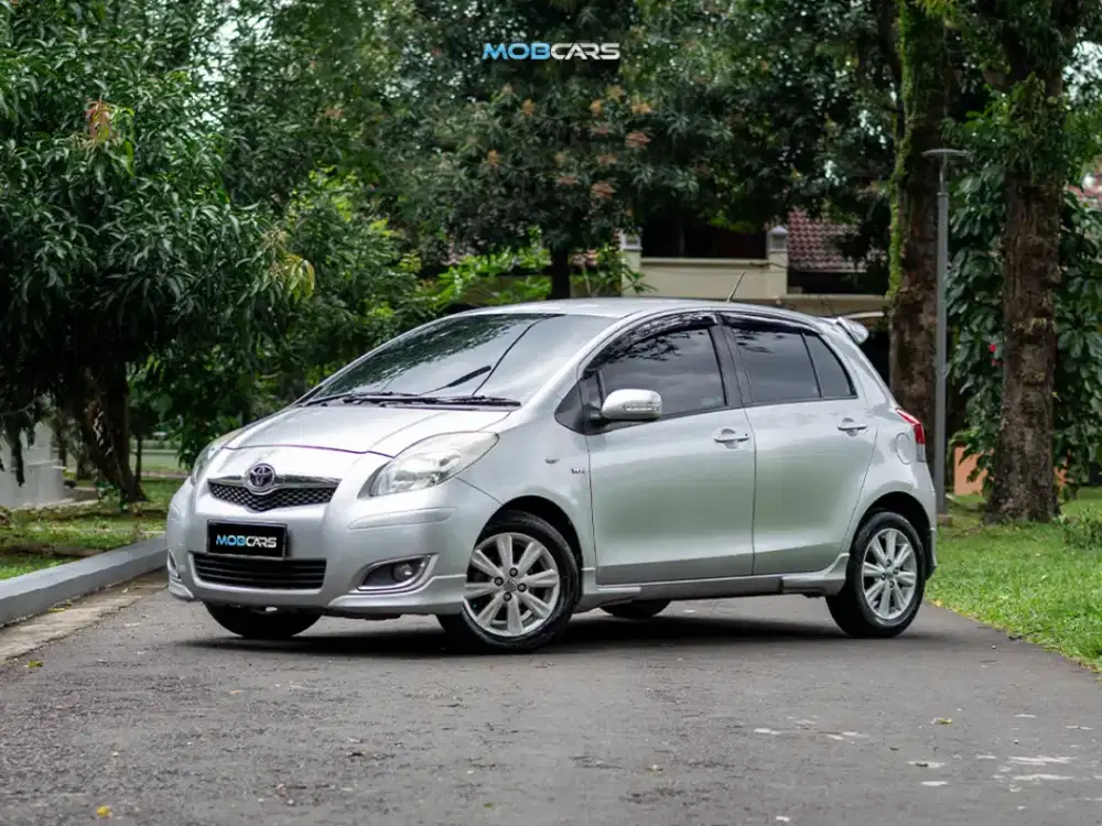 Yaris E 1.5 AT 2011 | Silver