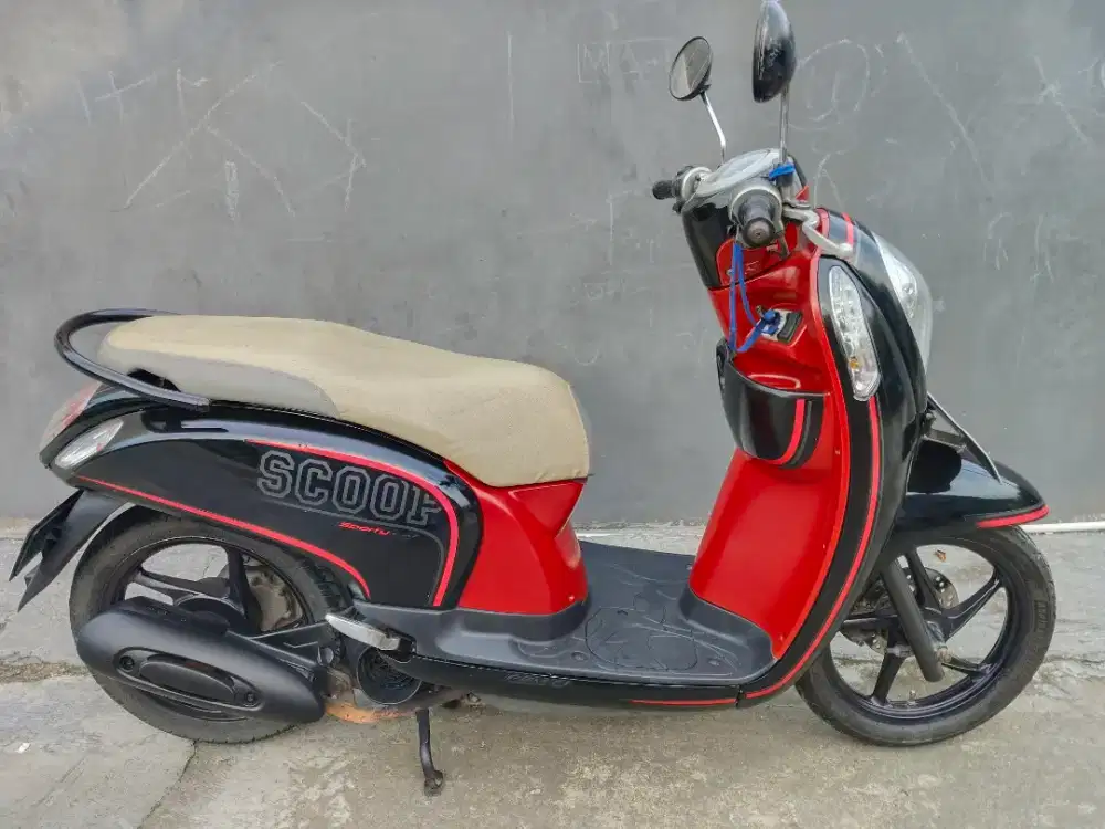 Honda Scoopy F1 esp tahun 2014 siap pakai