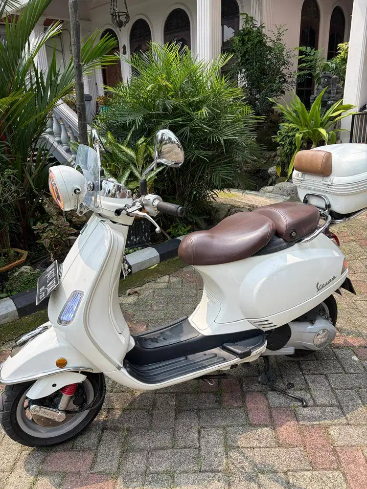Jual Piaggio Vespa LXV 3Vie 2016 Putih