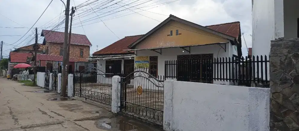 DIJUAL RUMAH BESERTA KONTRAKAN 2 PINTU