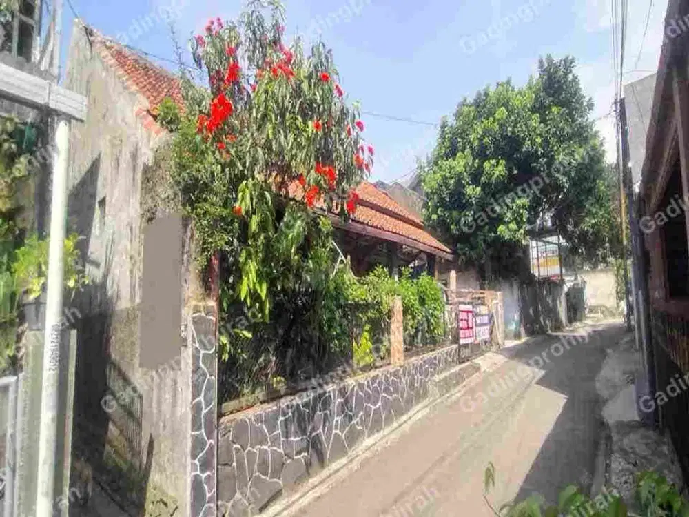 Dijual Tanah Bonus Bangunan Butuh Renovasi Melong-Cijerah