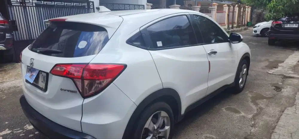 Honda HRV 2018 putih, mulus.pemakai ke1,km rendah, servis rutin,