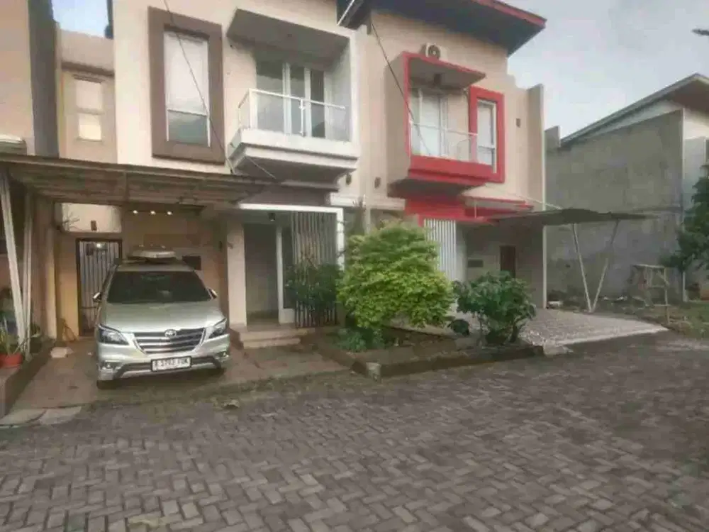 Rumah 2 lantai Dijual cepat pinggir jalan raya utama Cluster Kampoeng hijau syariah