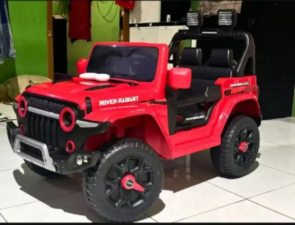 Mobil M2899 merah (Remot)