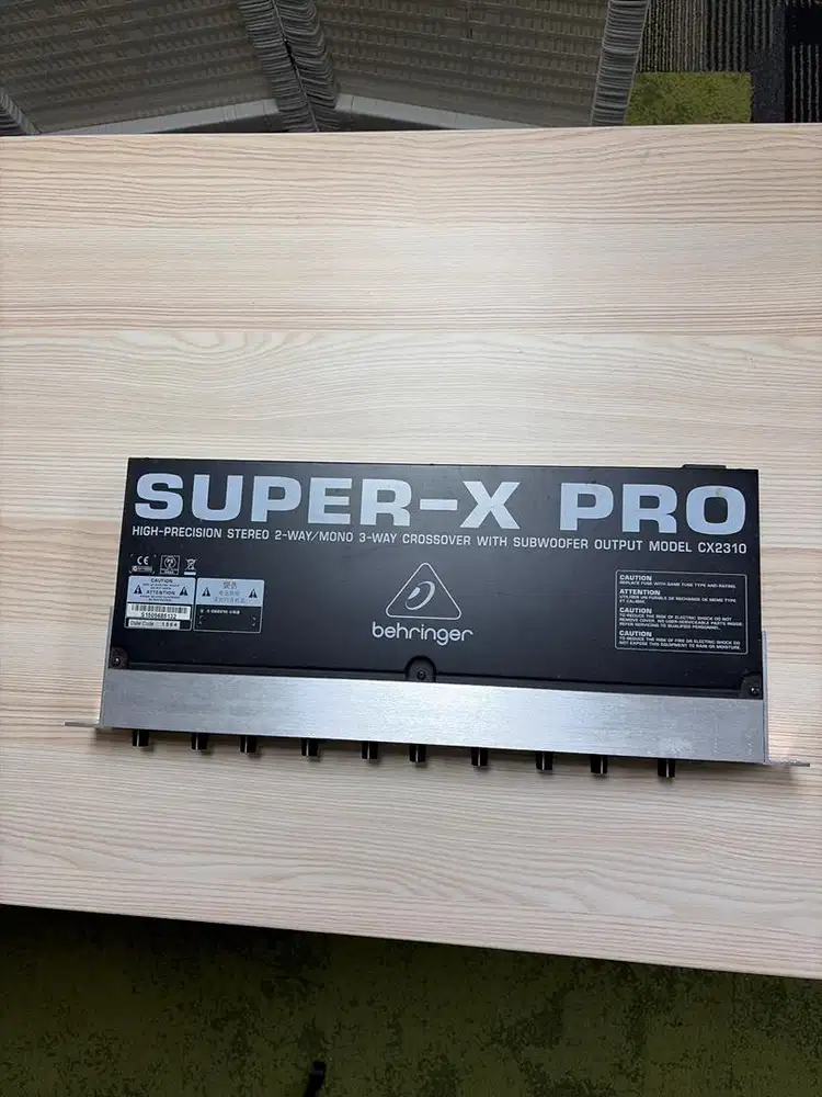Super - X Pro Behringer (Crossover-3 way mono-2 way stereo) CX2310