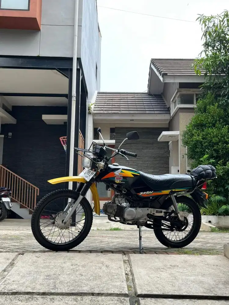 Honda Win 100 tahun 2002 plat Z1