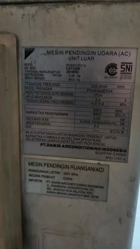 Dijual outdoor AC Daikin masih dingin 3/4 pk