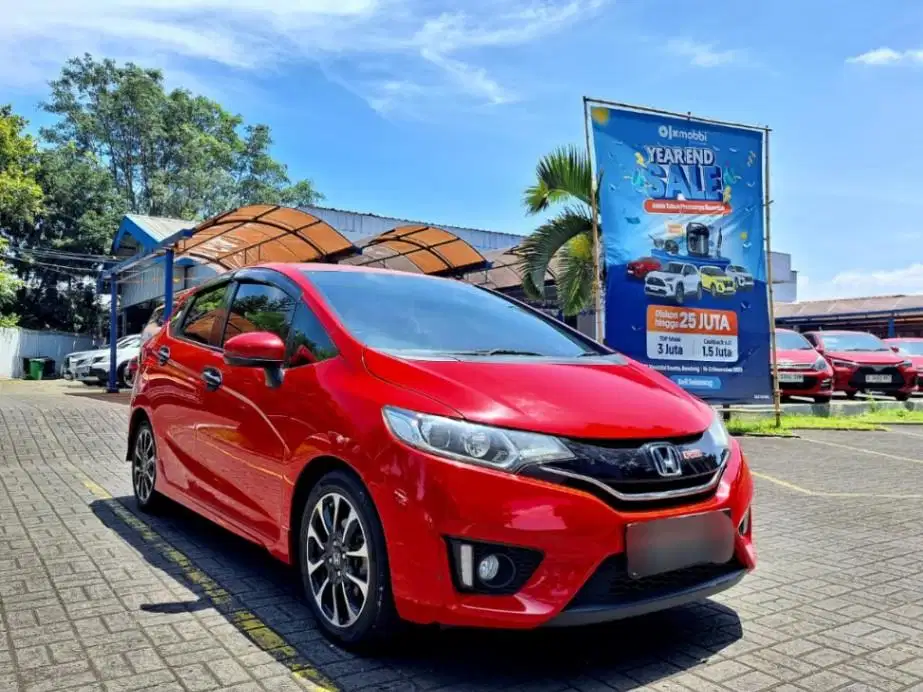 LOW DP - Honda Jazz 1.5 RS Bensin-AT 2016