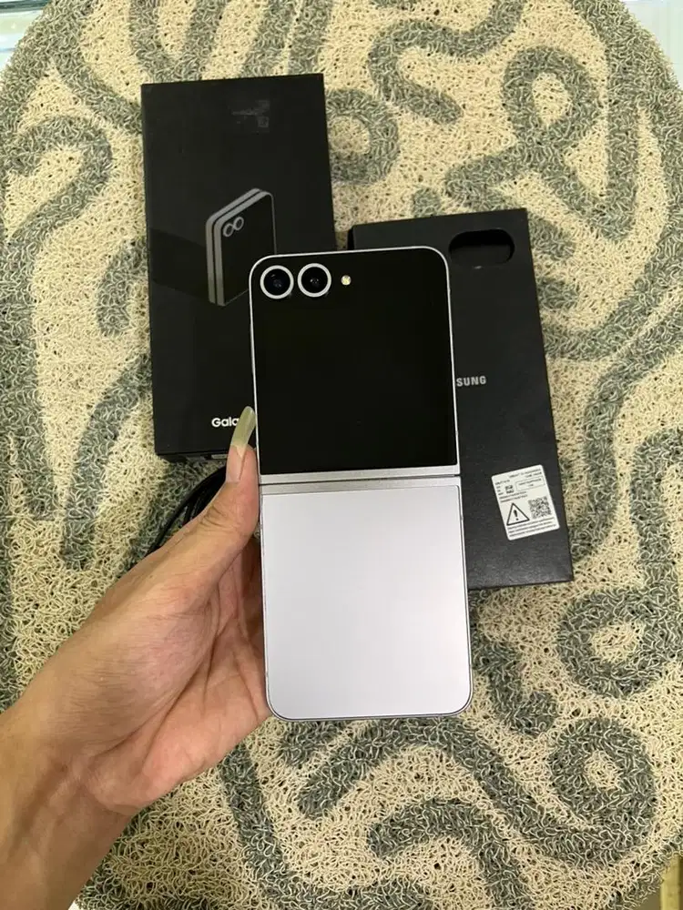 Samsung ZFlip 6 Like New