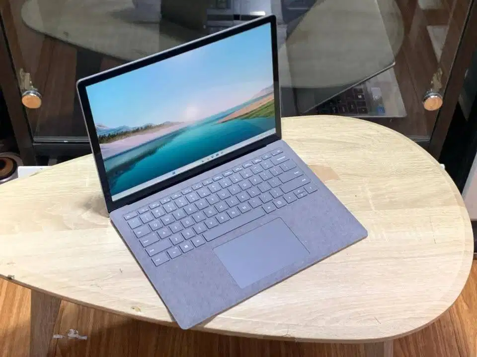 Microsoft Surface Laptop 4 Intel Core i7-1185G7 RAM 16GB SSD  512GB TC