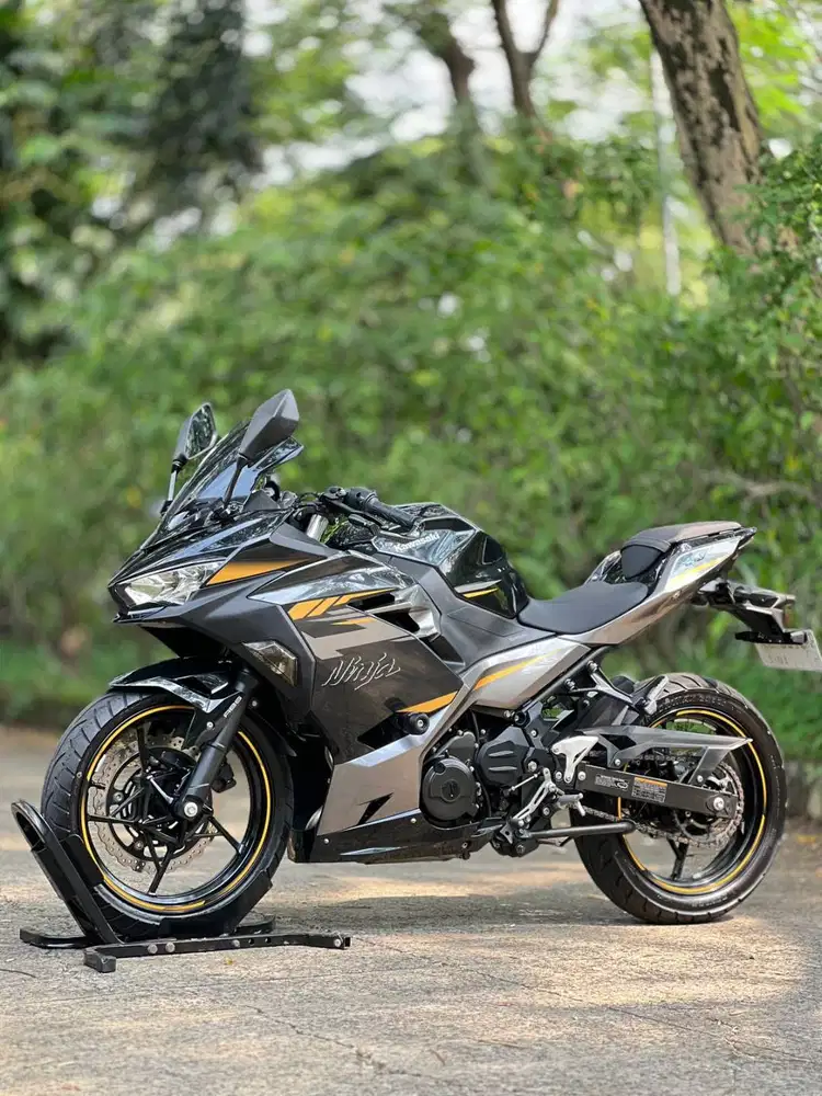 KAWASAKI NEW NINJA 250 FI ABS MDP KEYLESS GREY 2022 KM 2K TAX ON MULUS