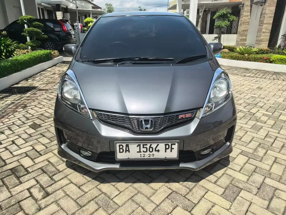 HONDA JAZZ RS CVT METIC 2013