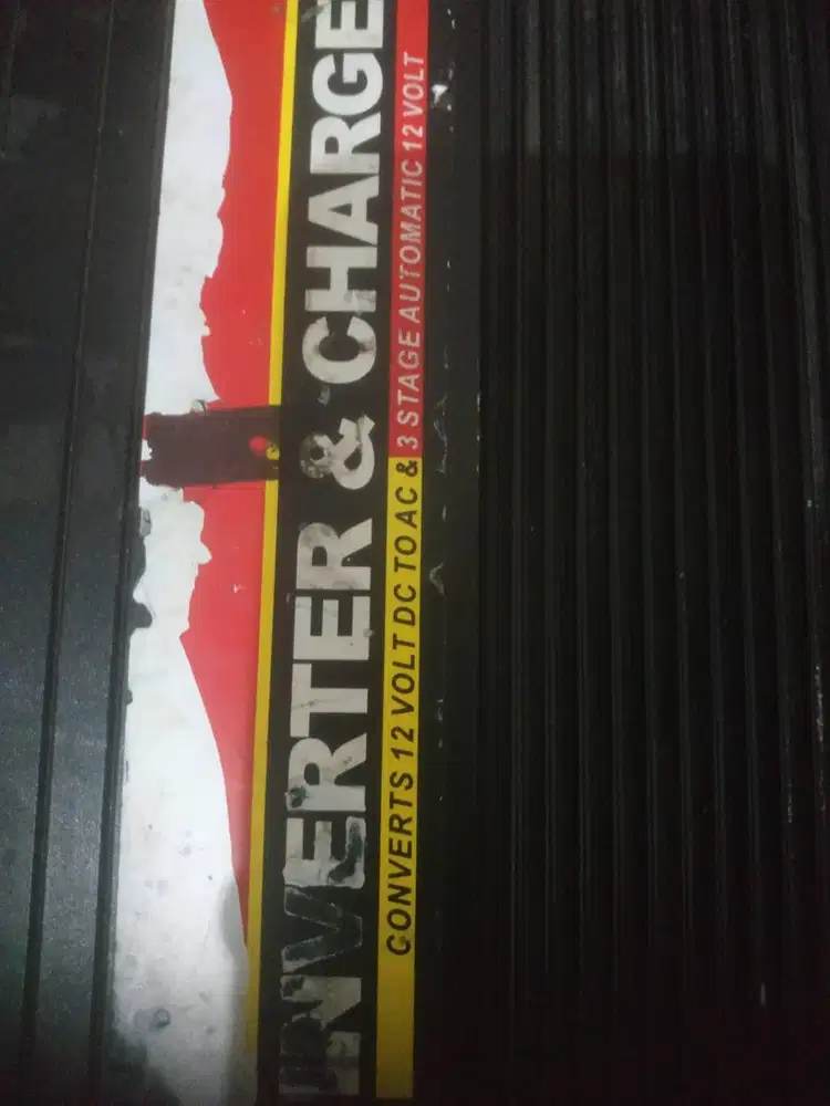 Dijual Inverter Converts 12 Volt (DC to AC) 1000 Watt