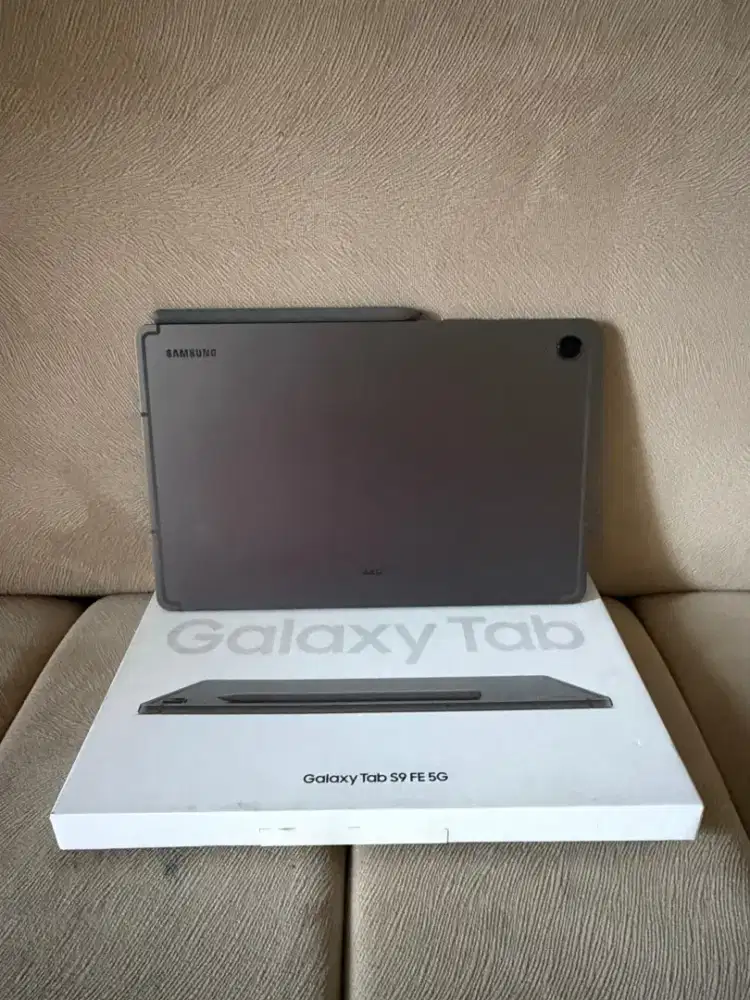 Samsung Galaxy Tab S9 FE 5G 6/128 Fullset Like New 98% Ori Mulus