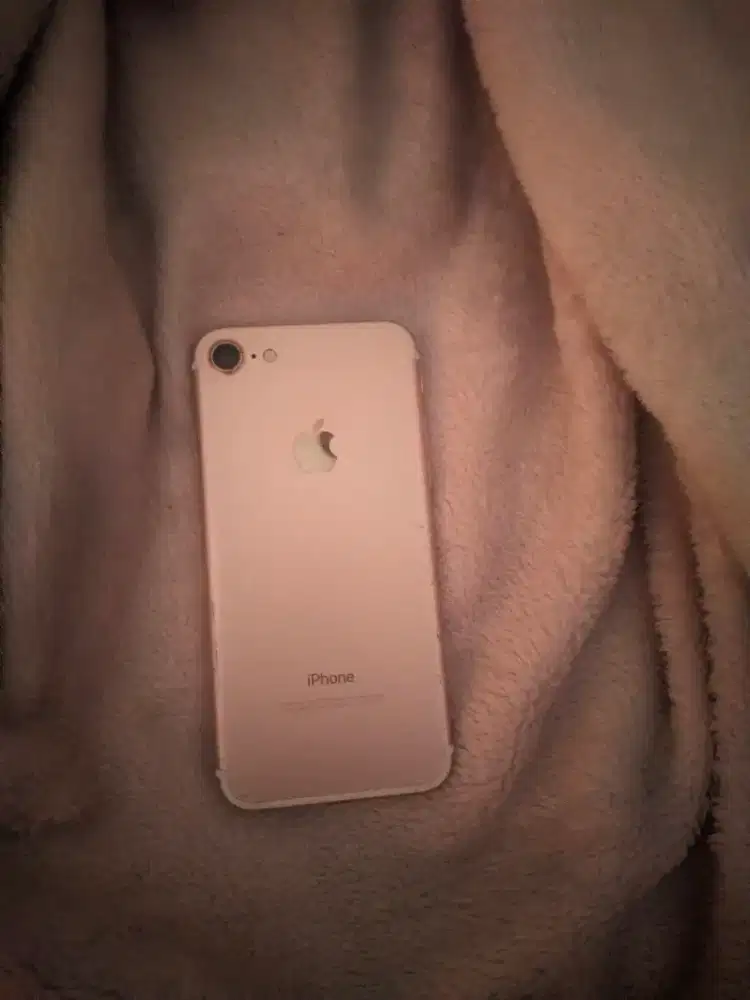 sale iphone 7 64gb mati (tinggal ganti batre and bypass)