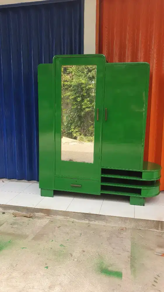 Lemari art deco gendong ex dari rumah pecinaan