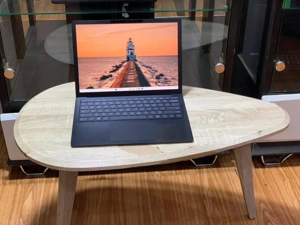Microsoft Surface Laptop 4 Intel Core i7-1185G7 11th RAM 16GB SSD