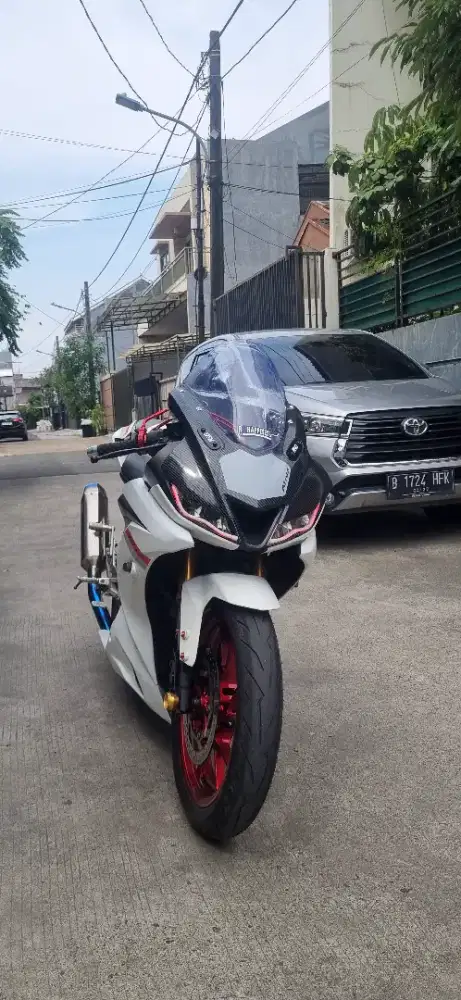 Yamaha R15 2019