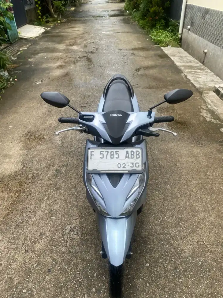 Nia:BEAT DELUXE PLAT F BOGOR PAJAK HIDUP SS LENGKAP KM LOW
