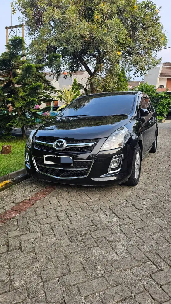 MAZDA 8 TH 2010 Waran hitam, cibinong bogor