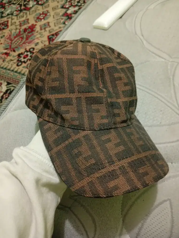 topi fendi like new lok semarang