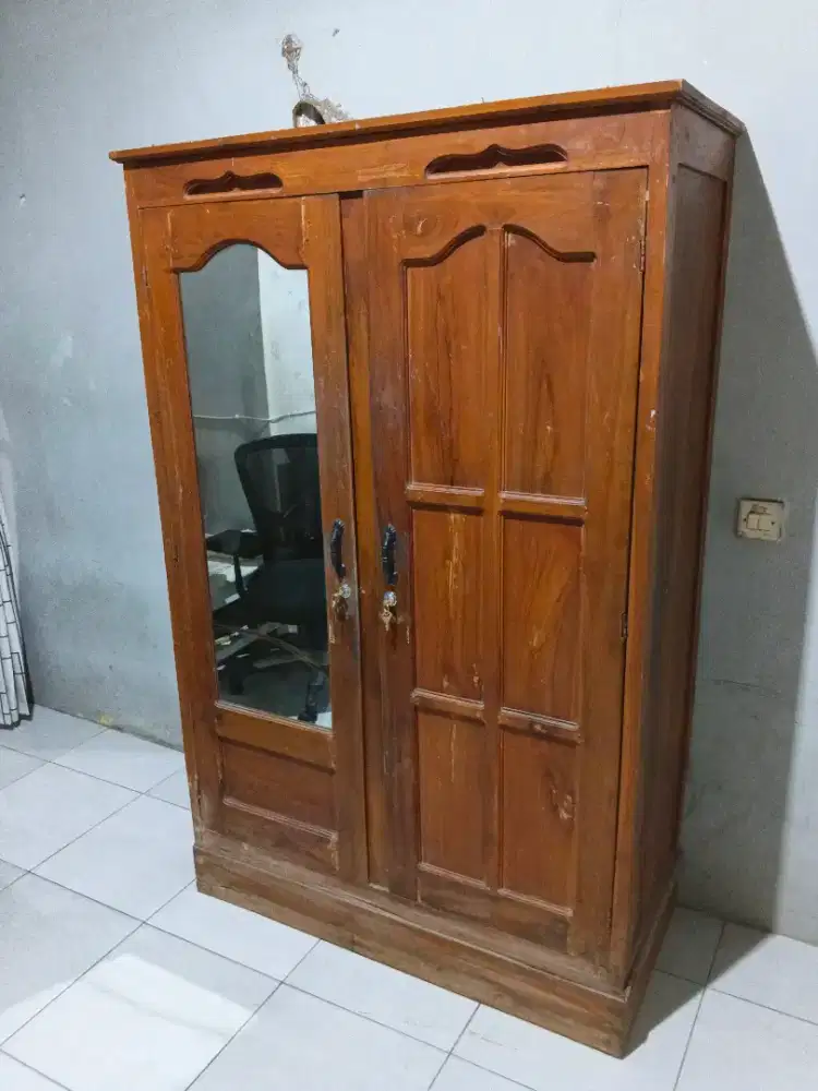 Jual lemari jati bekas