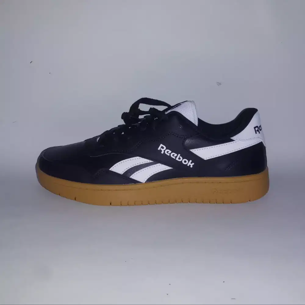Sepatu Casual REEBOK