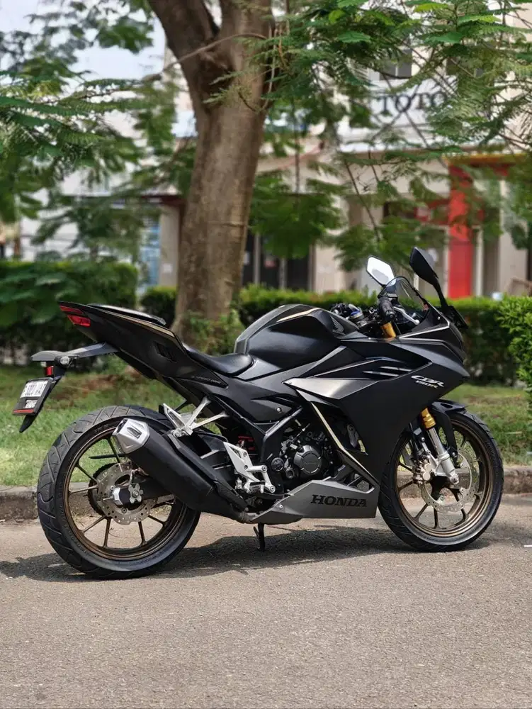KEREN ABIS! HONDA NEW CBR150R NON ABS 2023 HITAM SILVER KM LOW TAX ON