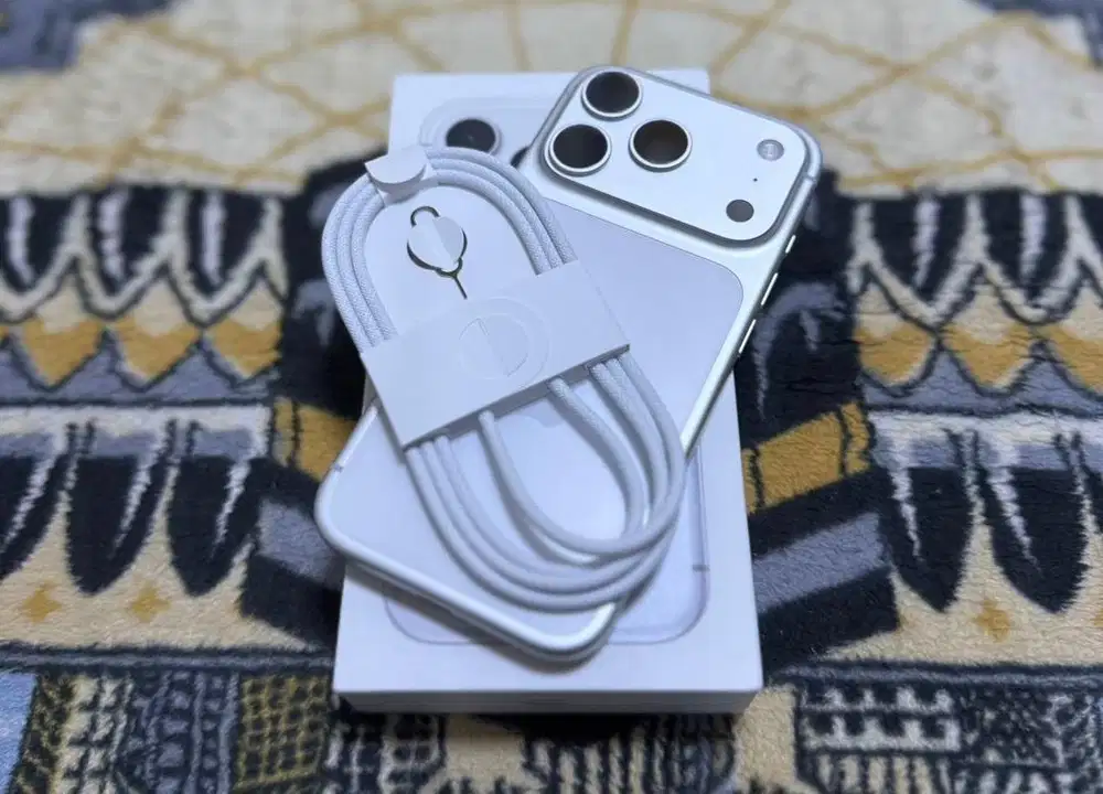 17 Pro 256 White, Ex saudi non regist imei