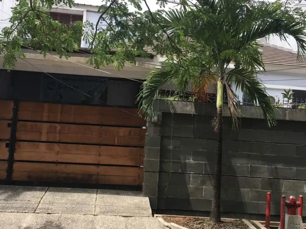 Dijual rumah di wilayah strategis dekat Bank BCA Sekolah , Rumah Sakit & Kuliner” Cempaka Putih Jakarta Timur