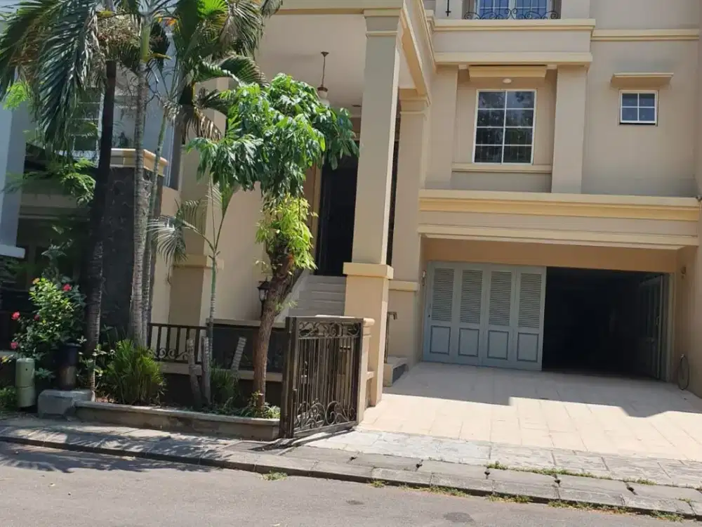 Dijual rumah siap huni mewah megah semi furnished di Gading Grande Residence Jakarta Utara