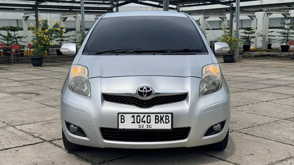 Toyota Yaris J 1.5 AT 2010 Silver
