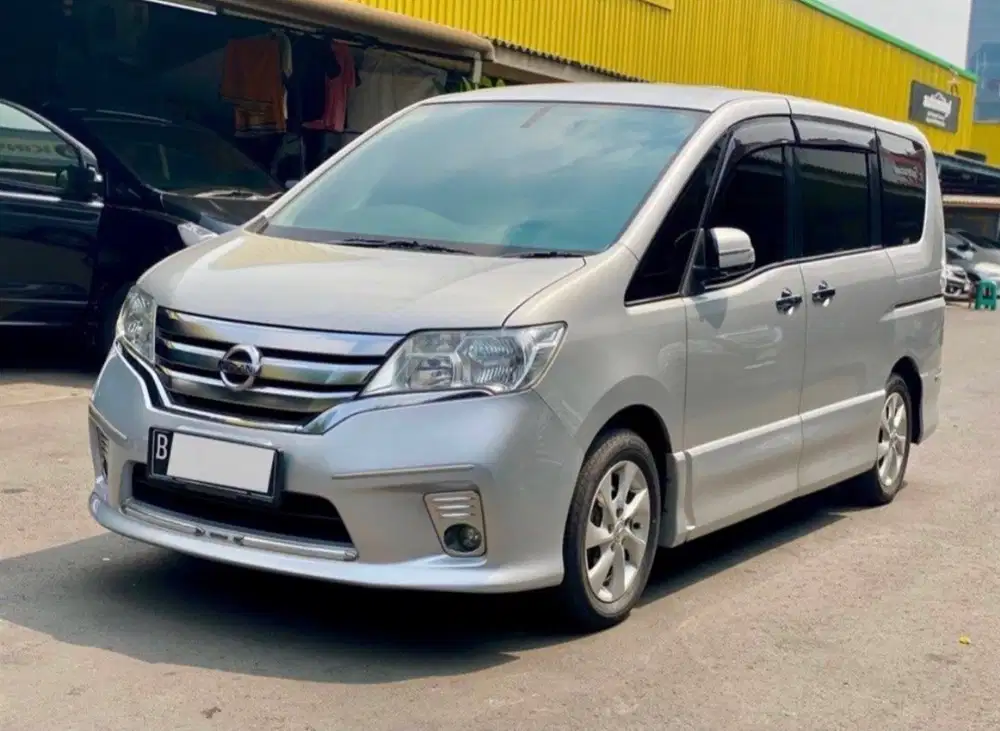 NISSAN SERENA HWS 2.0 AT SILVER 2013